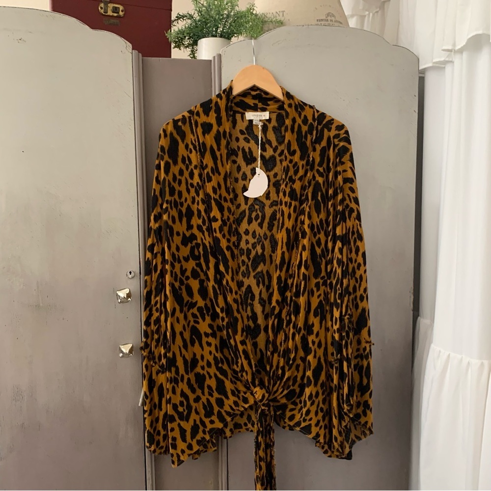 Umgee Leopard Print Tie Front Wrap Top NWT